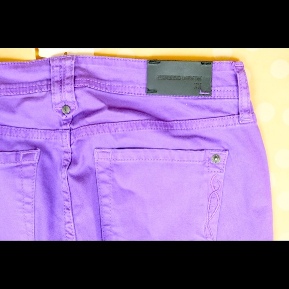 Jean - Picture 5 of 8